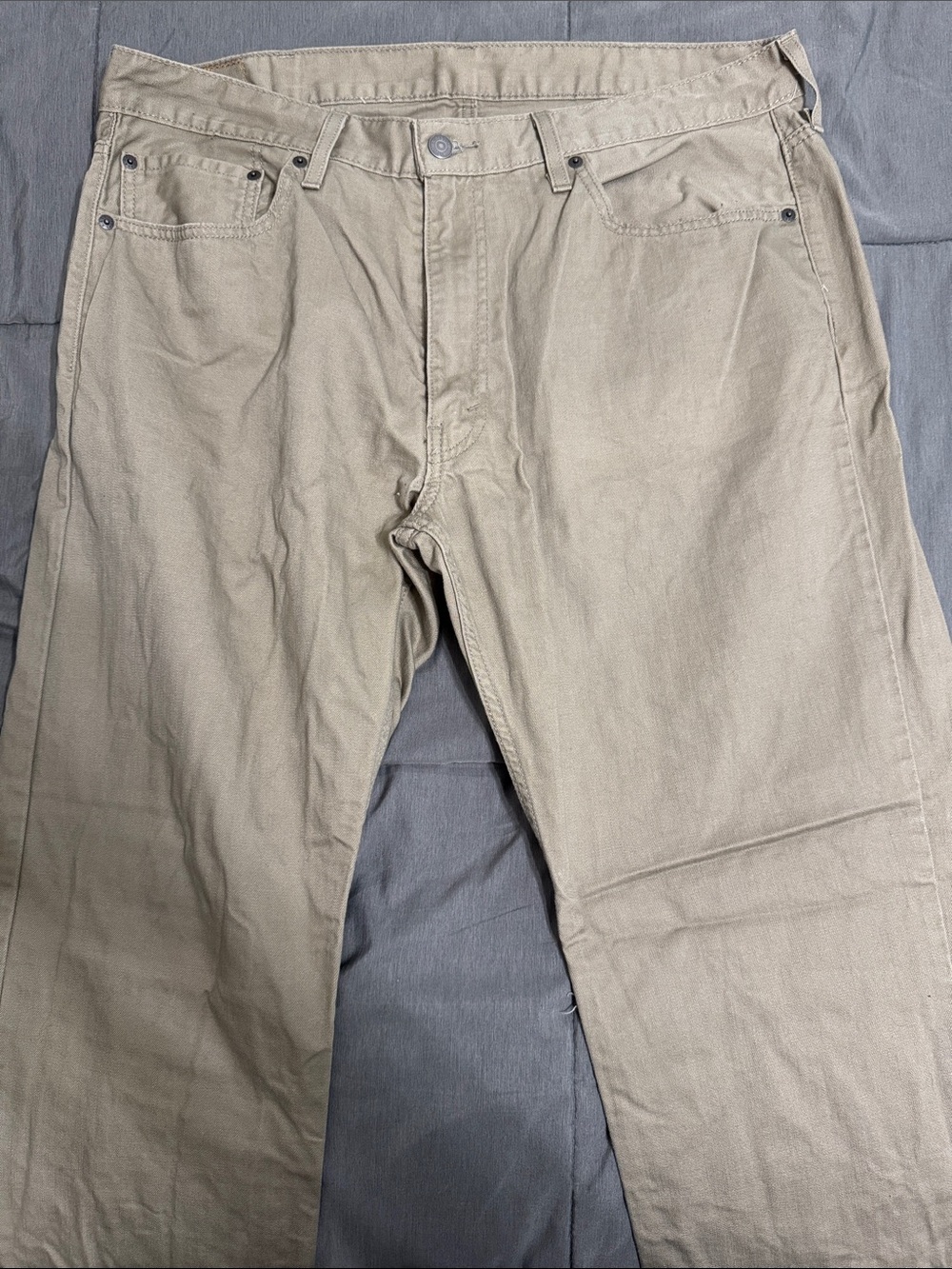 Levi’s Men's Casual Straight-Leg Pants in Light Khaki